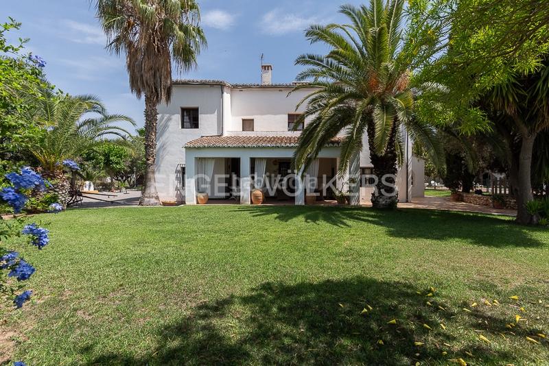 Foto db9a3913-f5a9-45ce-ac8e-7a80634b4a55. Casa maravillosa casa unifamiliar en san antonio de benageber en San Antonio de Benagéber