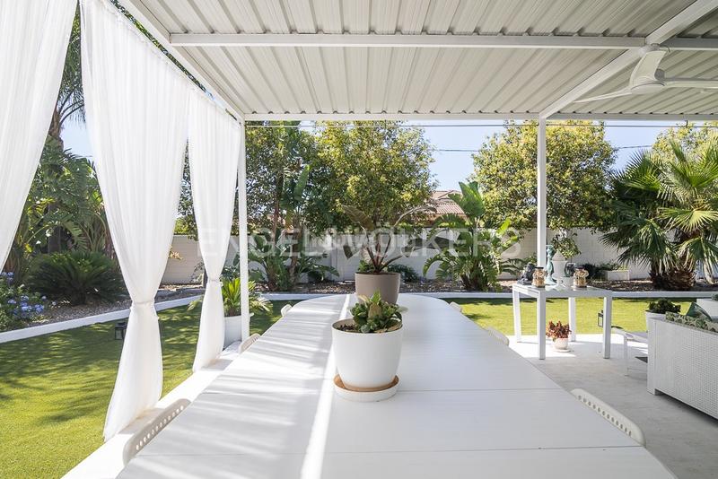 Foto 28f8b2a6-c2d6-4811-9382-c62ba67e4ba1. Casa moderna casa en una planta en torres de portacoeli villa de lujo en Serra