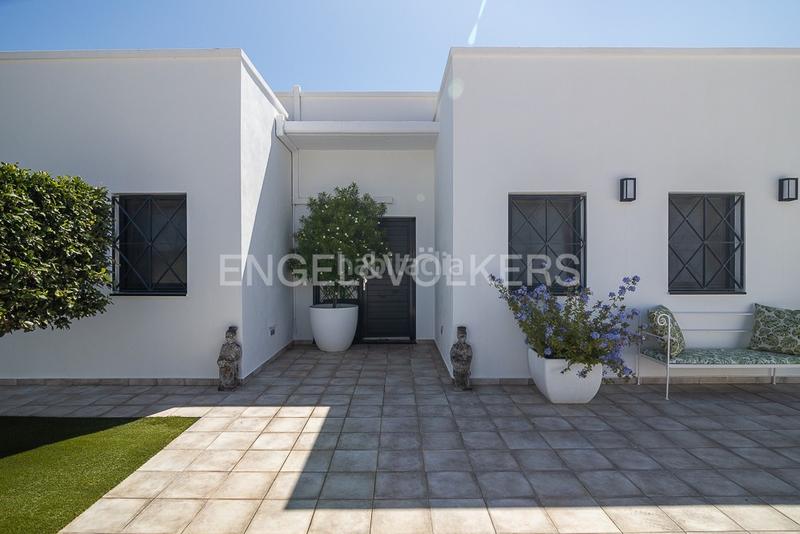 Foto 54321e50-4282-4147-83bc-602449df3674. Casa moderna casa en una planta en torres de portacoeli villa de lujo en Serra