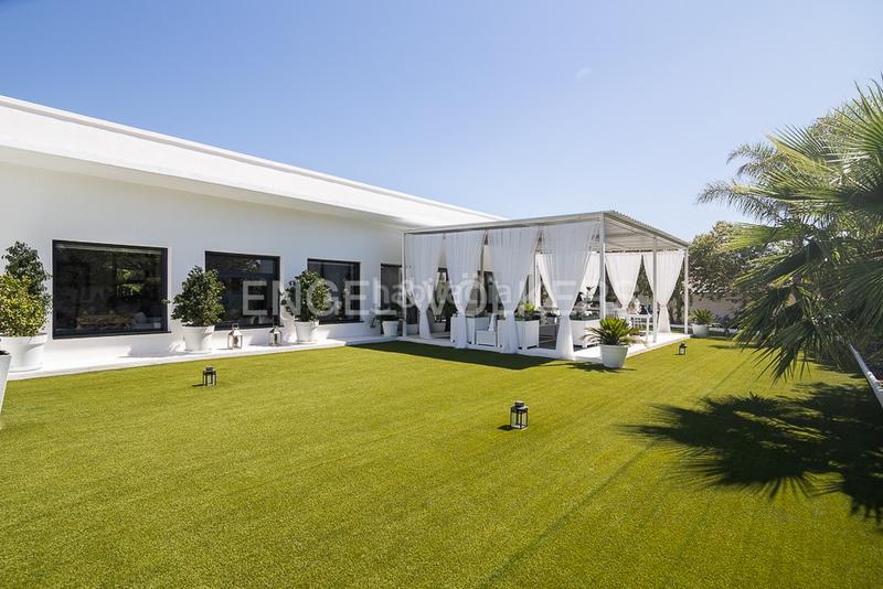 Foto 8c556d5b-b703-49c1-aff6-7bd35cc283dd. Casa moderna casa en una planta en torres de portacoeli villa de lujo en Serra