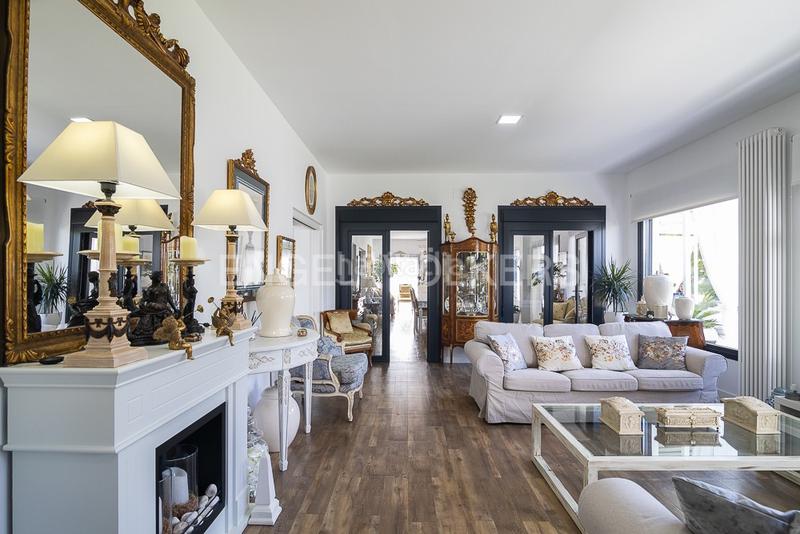 Foto c3d57648-f4ab-436e-b3a0-64fb963d620d. Casa moderna casa en una planta en torres de portacoeli villa de lujo en Serra