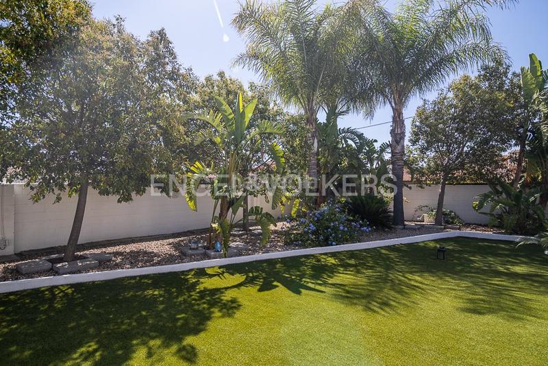 Foto fb0a0985-9903-4235-9eda-474759b2cc43. Casa moderna casa en una planta en torres de portacoeli villa de lujo en Serra