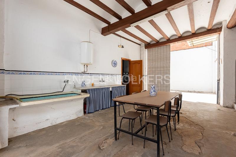 Foto da582a29-2795-4879-8271-dc0ae23f0641. Casa amb calefacció aparcament a Carcaixent
