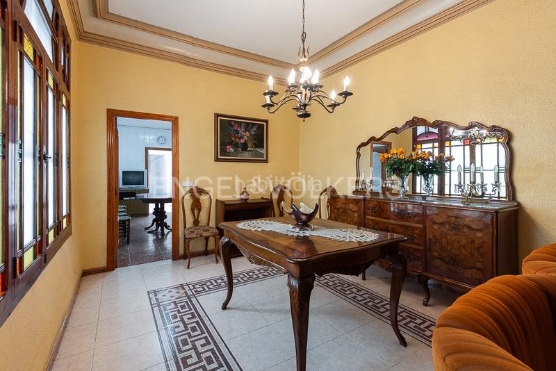 Foto ec1cb058-e4e1-4702-9705-ddf24c84c0c6. Casa amb calefacció aparcament a Carcaixent