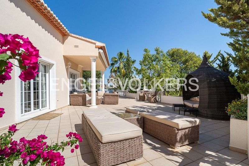 Foto 3b2d2d8d-82c8-41dc-82b3-5b4b3e3a97f3. Casa amb calefacció a Pedreguer