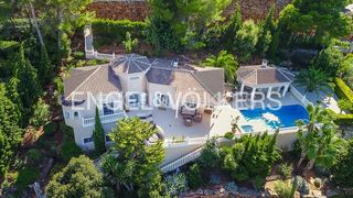 Casa  Valls del vinalopo. Villa preciosa con mucha privacidad en la selladenia