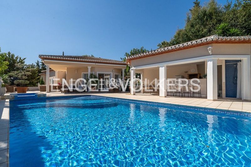 Foto 63ed4319-b367-41f0-8db5-ce0a62812181. Casa amb calefacció a Pedreguer