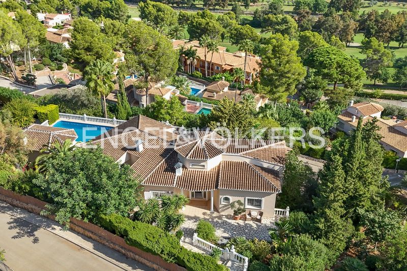 Foto a88a65c0-c4ad-4145-9c3c-b6a55e71ef7d. Casa amb calefacció a La Sella Pedreguer