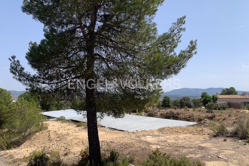 Foto 737582c8-d00e-4170-8c03-043311d0e973. Terreny residencial a Requena