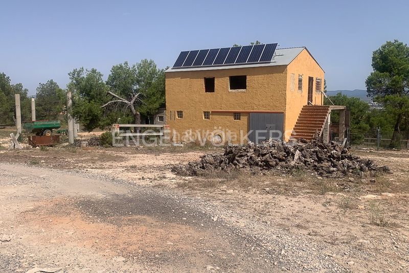 Foto 78cf49c5-d354-41a1-b2f3-b68a9f7d654b. Terreny residencial a Requena