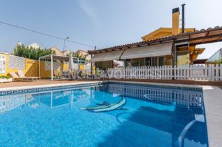 Casa in Heliópolis. Casa independiente en benicàssim