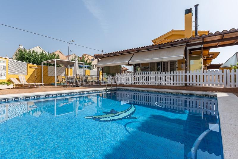 Casa a Heliópolis. Casa independiente en benicàssim