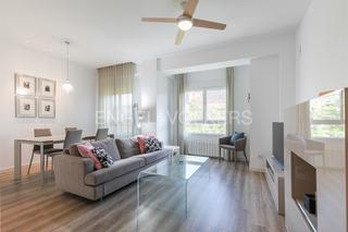 Lloguer Apartament  C/ de les arts gràfiques. Propiedad corta estancia en mestalla