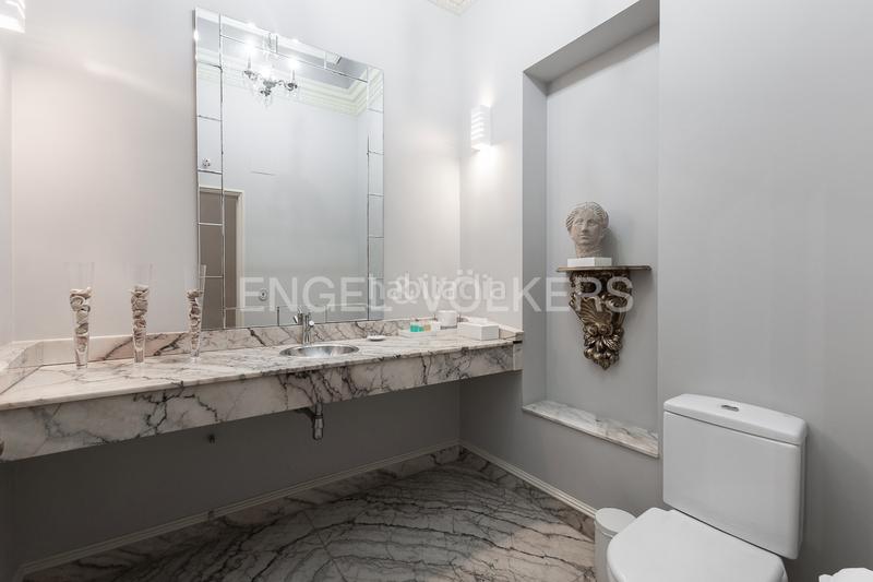 Foto 7ce6b6eb-478c-459f-b1ec-ba1d8ae15671. Alquiler apartamento magnífico palacete en el mercat central en Valencia