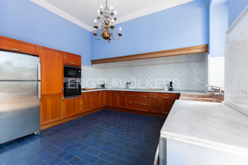 Foto b40293ed-bd96-4a30-b9e2-aa5e45425df6. Alquiler apartamento magnífico palacete en el mercat central en Valencia