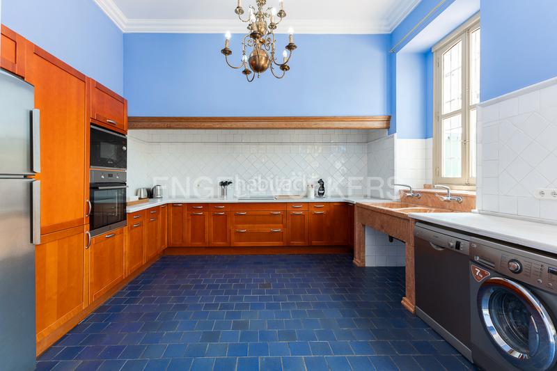 Foto e6e84cbd-df0a-45f2-a1bf-85cc6e624810. Alquiler apartamento magnífico palacete en el mercat central en Valencia