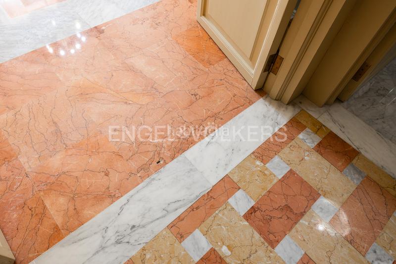 Foto fc3e181f-f583-427c-abd3-5f0bd15dbc49. Rent apartment with heating parking in El Carme Valencia