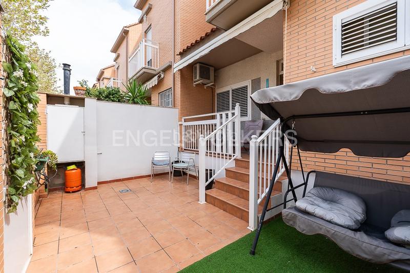 Foto 1477fbd7-4aae-4c12-bfa9-806295cc45b3. Casa  pareada con terraza y dos plazas de garaje proxima a playa patacona y playa malvarrosa en Valencia