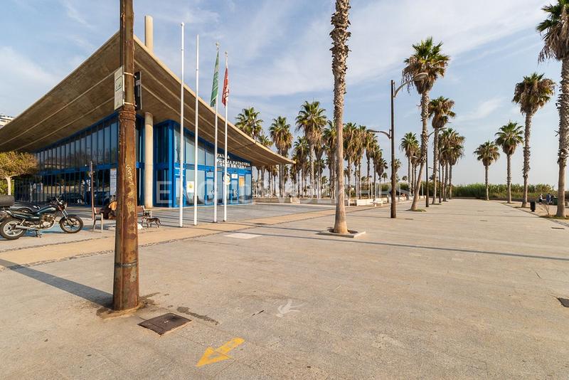 Foto 29536bd4-0a65-4e00-9577-96dce5ec2f04. Casa  pareada con terraza y dos plazas de garaje proxima a playa patacona y playa malvarrosa en Valencia