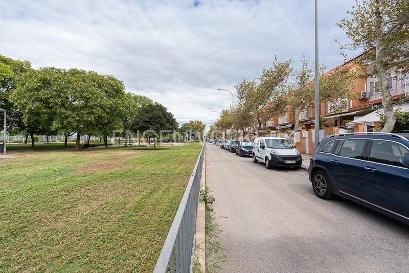Foto 5f5ef02b-6473-4619-b476-a3f6233af901. Casa  pareada con terraza y dos plazas de garaje proxima a playa patacona y playa malvarrosa en Valencia