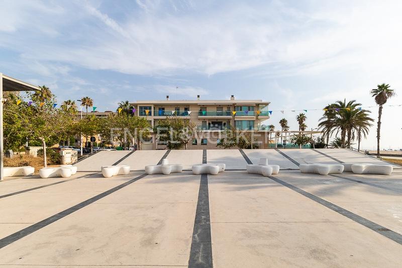 Foto 671e9736-cee6-4874-994c-9e3f85e3cf22. Casa  pareada con terraza y dos plazas de garaje proxima a playa patacona y playa malvarrosa en Valencia