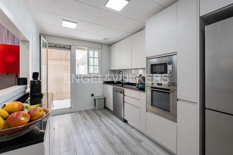 Foto 8267fb87-c4f9-4f86-827c-3755704d79ec. Casa  pareada con terraza y dos plazas de garaje proxima a playa patacona y playa malvarrosa en Valencia