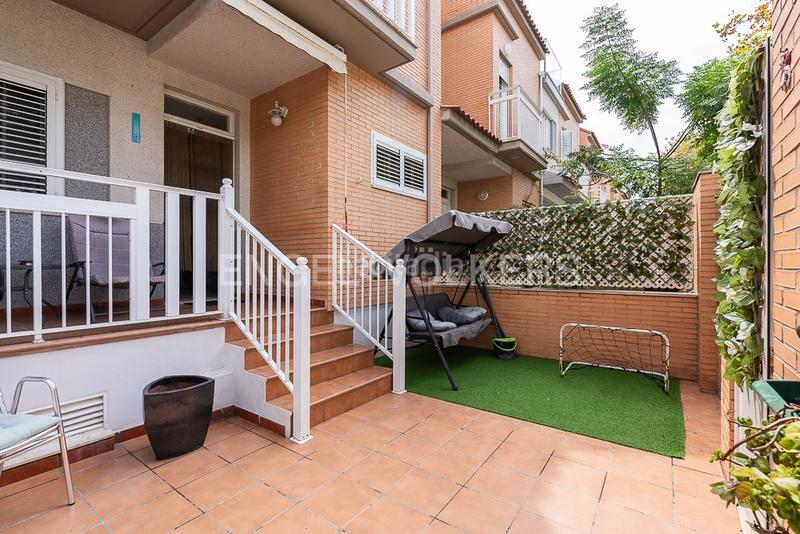 Foto d8d99a01-9ade-4889-a39e-2301170015ba. Casa  pareada con terraza y dos plazas de garaje proxima a playa patacona y playa malvarrosa en Valencia