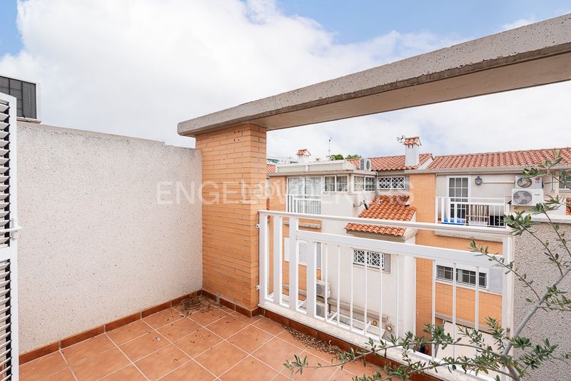 Foto 0aa9afc8-ba33-4b63-9811-a3cfd6a27e2b. Casa amb calefacció aparcament a Malva Rosa Valencia