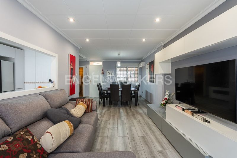 Foto 0c190b55-74e6-4178-b6c4-fc7ea38451cc. Casa amb calefacció aparcament a Malva Rosa Valencia