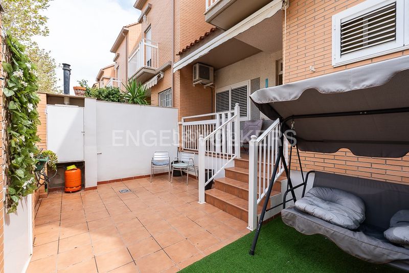 Foto 1477fbd7-4aae-4c12-bfa9-806295cc45b3. Casa amb calefacció aparcament a Malva Rosa Valencia