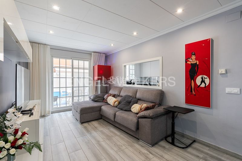 Foto 2a2df6c2-edd1-442e-b4c7-8219f3c9f98b. Casa amb calefacció aparcament a Malva Rosa Valencia