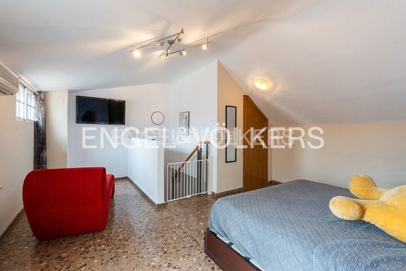 Foto 45620a22-e673-4015-9246-18828adcc802. Casa amb calefacció aparcament a Malva Rosa Valencia
