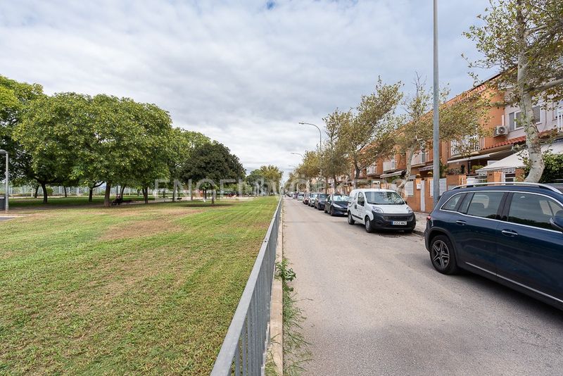 Foto 5f5ef02b-6473-4619-b476-a3f6233af901. Casa amb calefacció aparcament a Malva Rosa Valencia