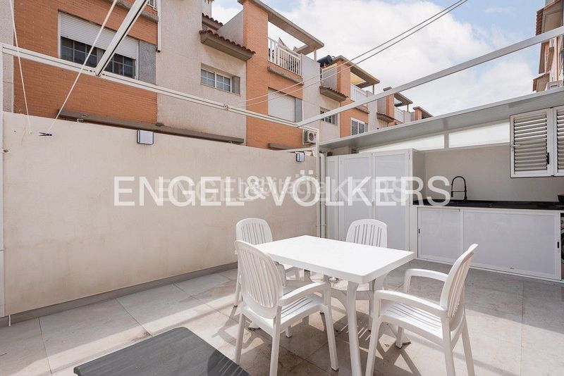 Foto 6039044c-ce0f-472e-a58e-f59f0b361d63. Casa amb calefacció aparcament a Malva Rosa Valencia