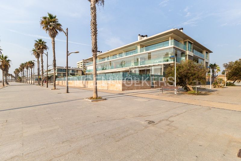 Foto 700f5850-d3b9-49e5-b77b-0f53504393e3. Casa amb calefacció aparcament a Malva Rosa Valencia