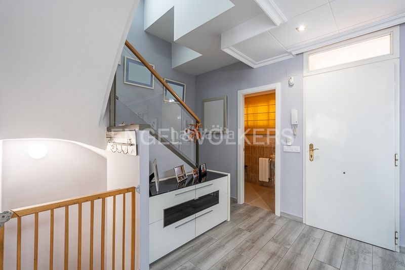 Foto 79f05a3e-4302-4dac-837e-45179600f585. Casa amb calefacció aparcament a Malva Rosa Valencia