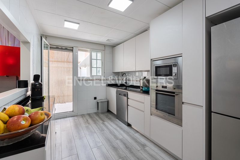 Foto 8267fb87-c4f9-4f86-827c-3755704d79ec. Casa amb calefacció aparcament a Malva Rosa Valencia