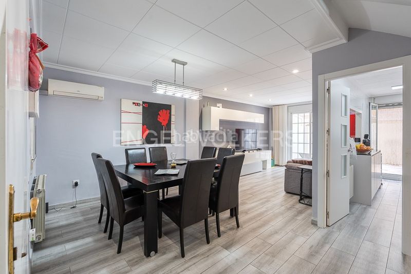 Foto 8ccd52de-e91d-47d9-9a69-70d77478544d. Casa amb calefacció aparcament a Malva Rosa Valencia