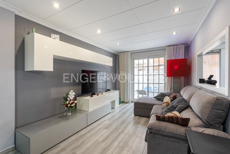 Foto a174c5c0-5520-4ec6-9a2f-2723696b53c8. Casa amb calefacció aparcament a Malva Rosa Valencia