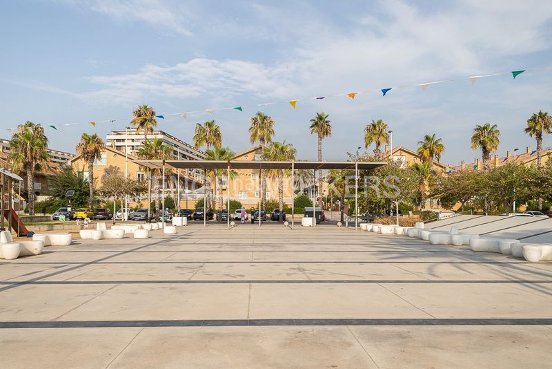 Foto f024e0a6-d62c-4d68-b2a3-983868aea717. Casa amb calefacció aparcament a Malva Rosa Valencia