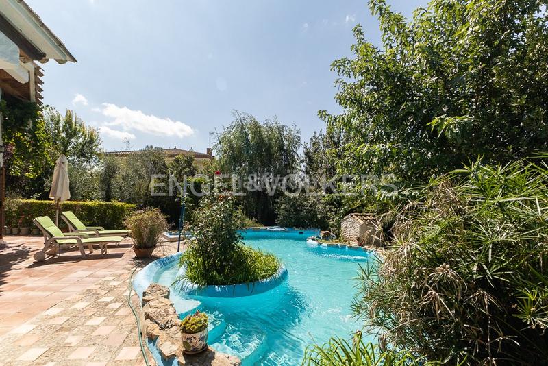 Foto a1f60fb8-df1b-48c1-b4ae-00973582fb15. Casa amb calefacció aparcament piscina a Requena