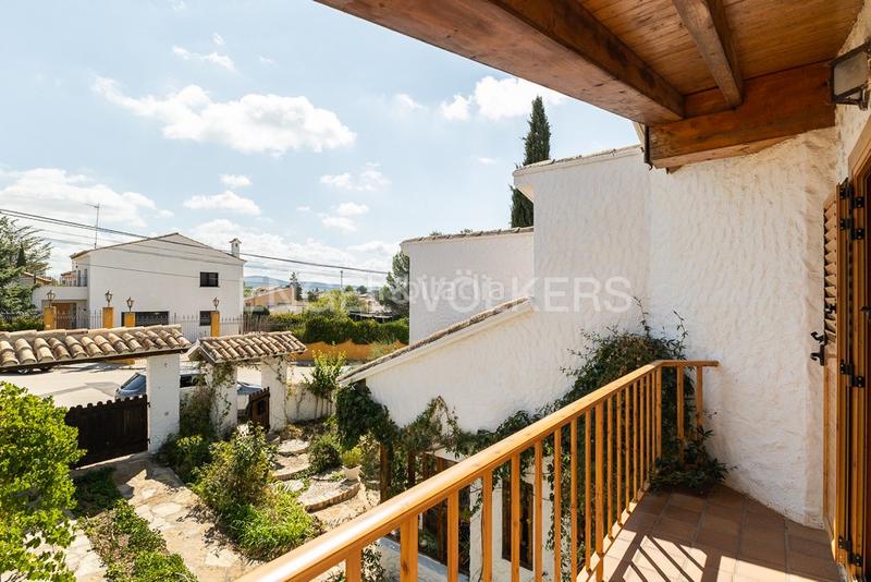 Foto bef035d6-a39f-436d-9c54-ddcd64f49d82. Casa amb calefacció aparcament piscina a Requena