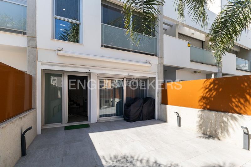 Foto 248696ca-ca5f-405e-8bf1-6186fad3062a. Casa adosado de playa con vistas al mar en Daimús