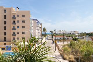 Casa en Daims. Adosado de playa con vistas al mar en daims