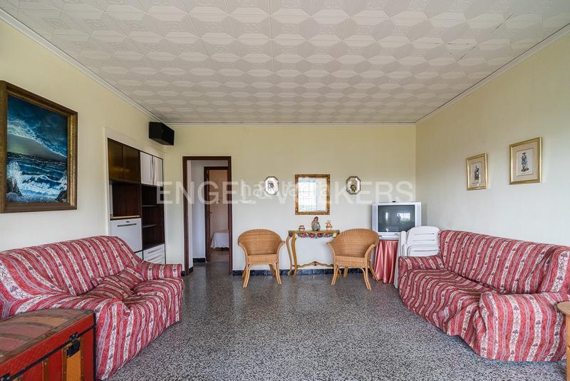 Foto e791b560-4626-4f70-b847-063ea5e2240c. Casa amb calefacció aparcament piscina a Urbanizaciones Gandia