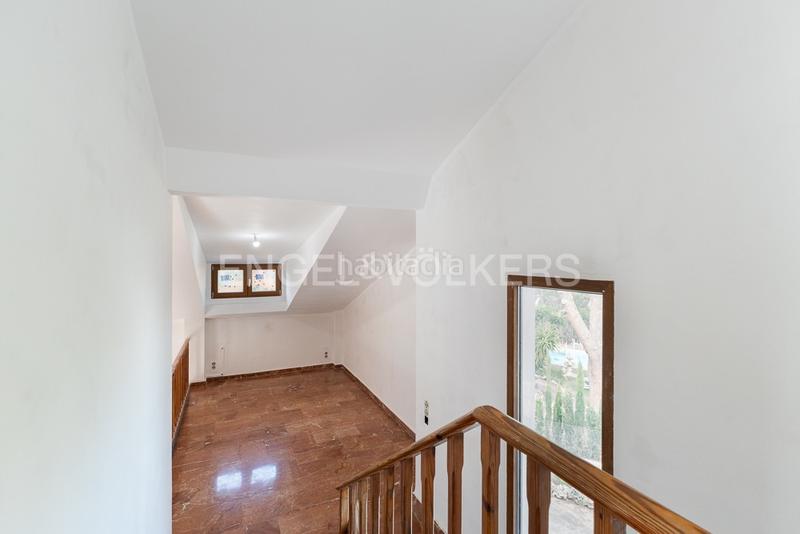 Foto 17e719a8-f405-4db8-a3af-cdaec425a188. Casa con riscaldamento parcheggio piscina in Torre en Conill-Cumbres de San Antonio Bétera