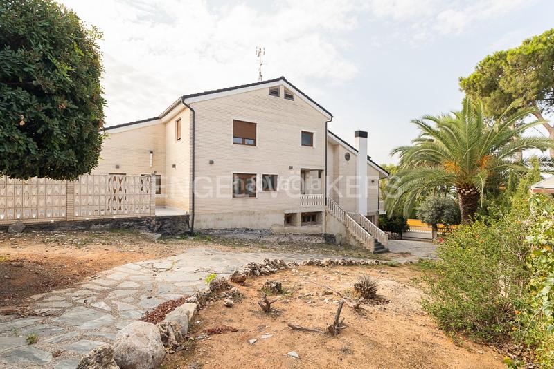 Foto 2a7d2a03-8edb-465e-8827-f49e963f4836. Casa con riscaldamento parcheggio piscina in Torre en Conill-Cumbres de San Antonio Bétera