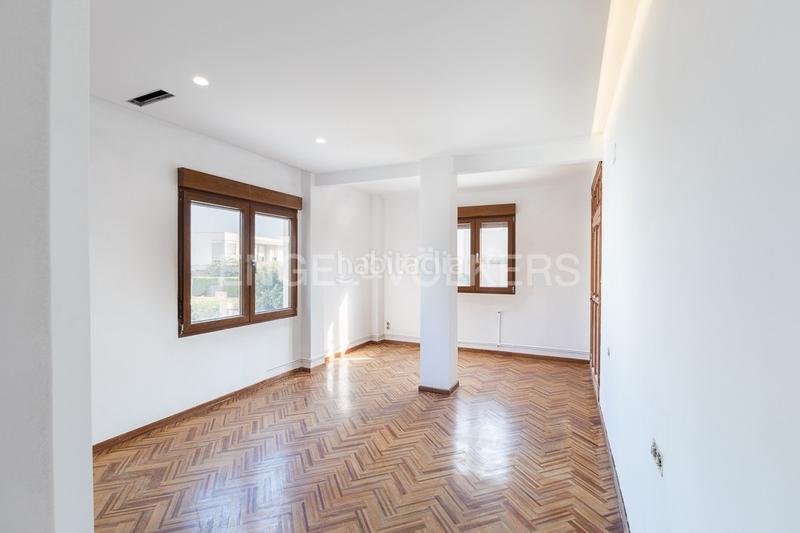 Foto 4bb4ce43-25e7-40cb-96fb-b8442fd69932. Casa con riscaldamento parcheggio piscina in Torre en Conill-Cumbres de San Antonio Bétera