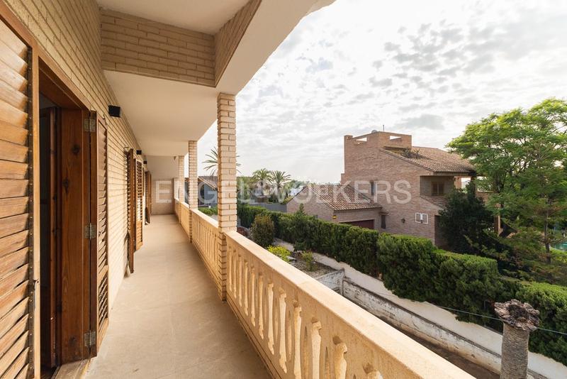 Foto 518adcb8-69f8-48c7-a010-9491d1eb0cf4. Casa con riscaldamento parcheggio piscina in Torre en Conill-Cumbres de San Antonio Bétera