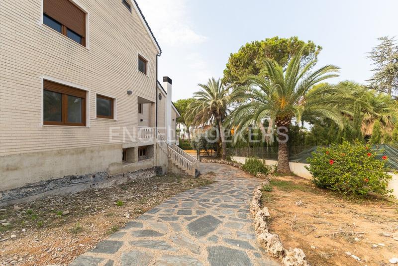 Foto 72245ef8-625a-4fc0-9a52-ccb99ec8793e. Casa con riscaldamento parcheggio piscina in Torre en Conill-Cumbres de San Antonio Bétera